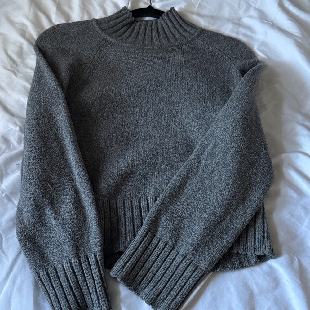 Gap turtleneck sweater